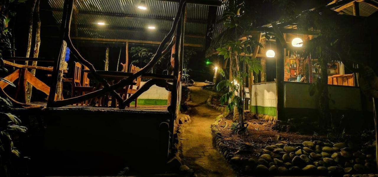 Jungle Roots Hotel Tena Exterior photo